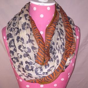 Infinity scarf Sz OS leopard and tiger striped